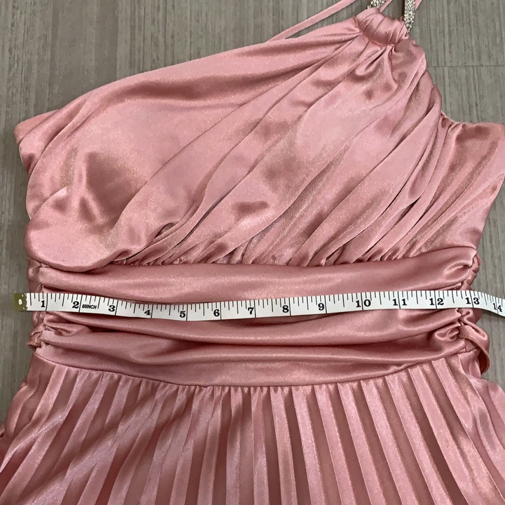 Pink one shoulder dress - Picture 15 of 16
